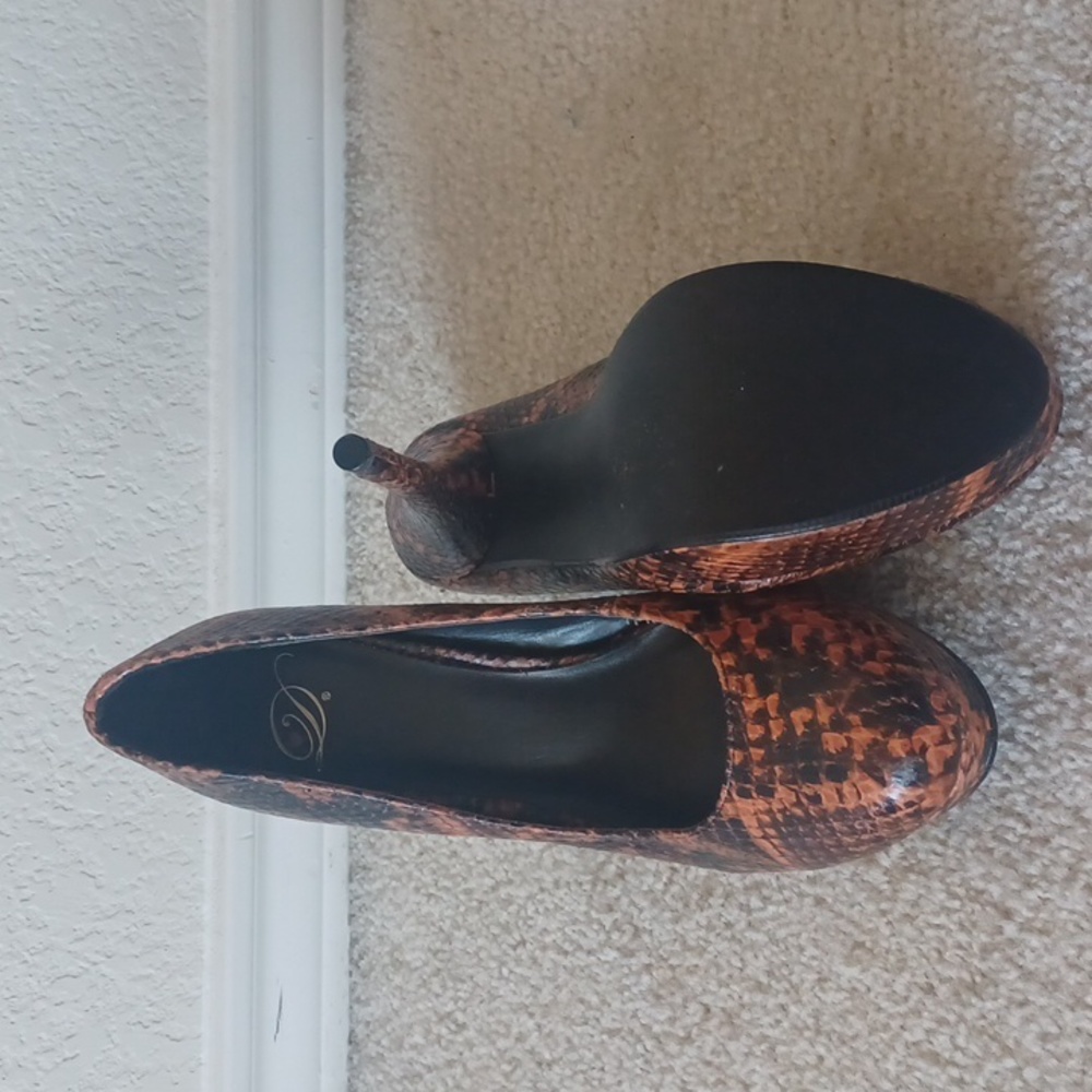 Heels - Picture 3 of 4